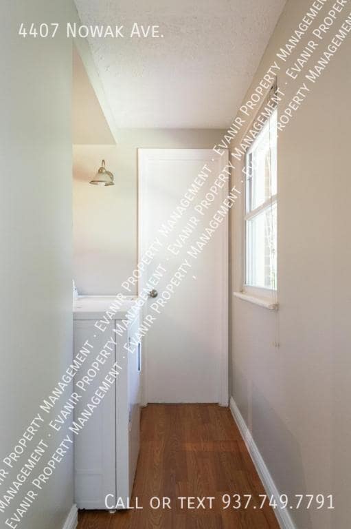Building Photo - 4407 Nowak Ave