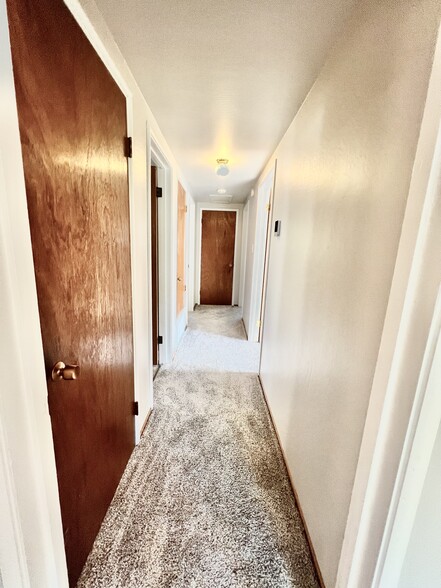 Building Photo - 6610 Canterbury Ct