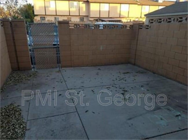 Building Photo - 1749 W 1020 N