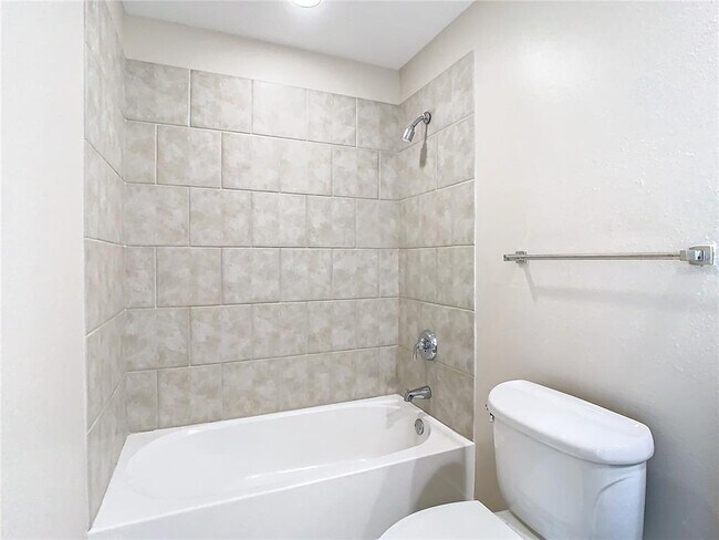 Building Photo - 1208 E Kennedy Blvd