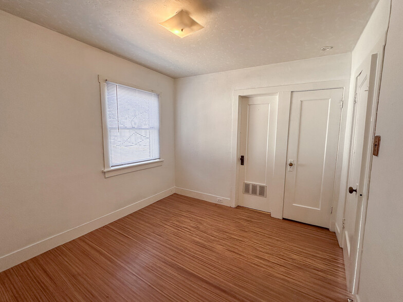 Building Photo - 1145 Seminary Ave