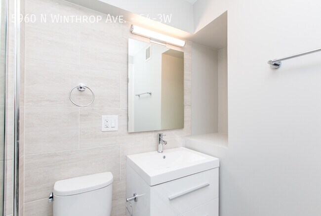 Building Photo - Stunning 1 Bedroom in Edgewater - Close to...