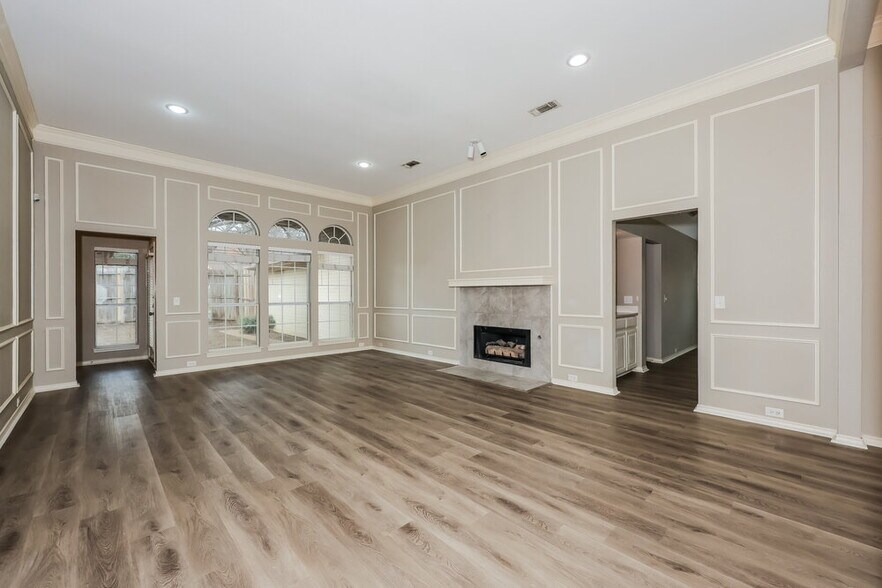 Building Photo - 317 N Fountain Gate Dr