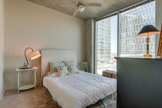 Building Photo - Downtown Luxury Living at The Encore
