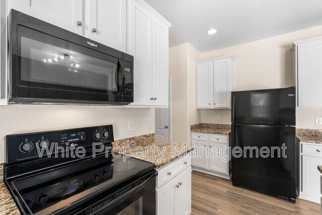 Building Photo - 7621 Mockernut Dr