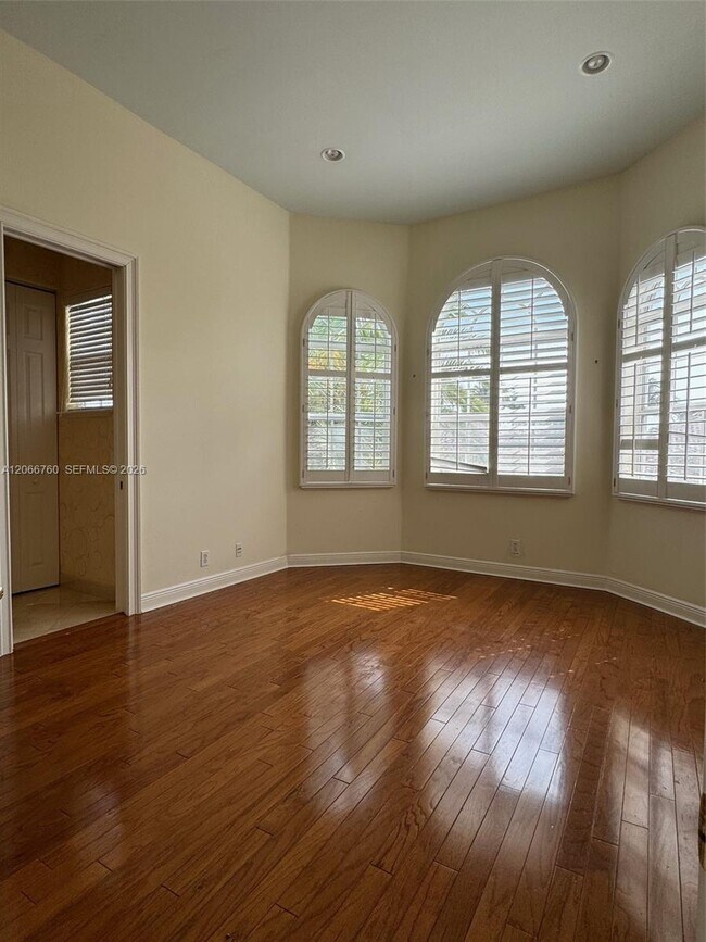 Building Photo - 891 Captiva Dr