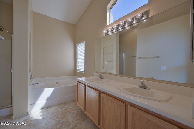 Building Photo - 2468 E Stone Stable Dr