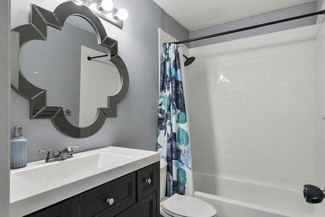 Building Photo - 6335 Riverwalk Ln