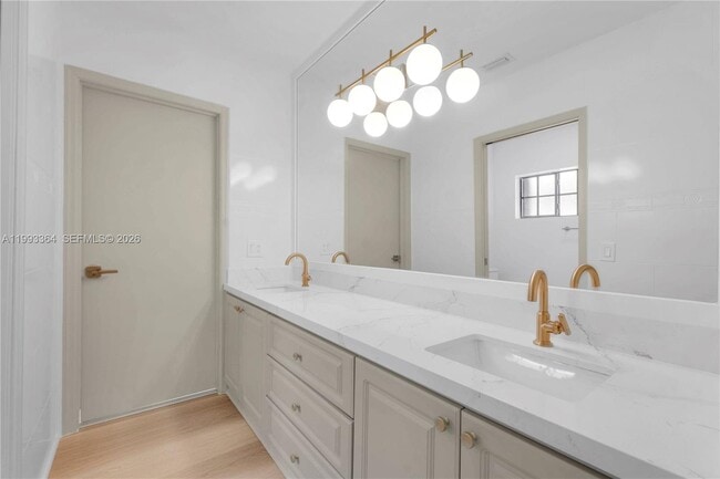 Building Photo - 456 SW 20th Rd