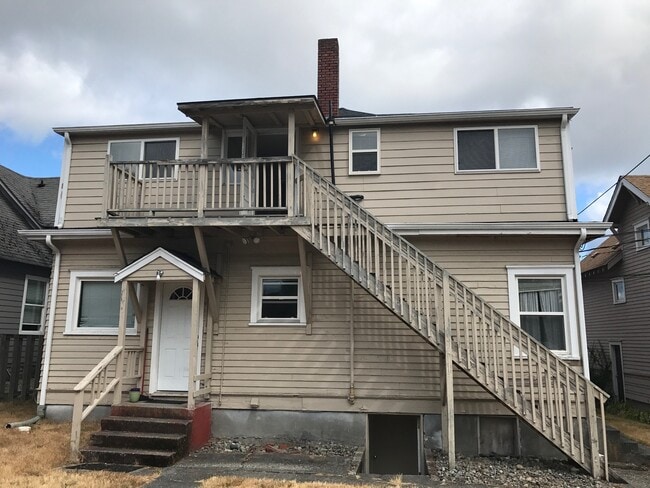 Building Photo - 3312 6th Ave