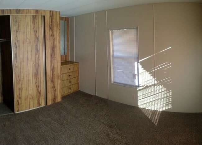 Building Photo - 3851 SW 30 ST