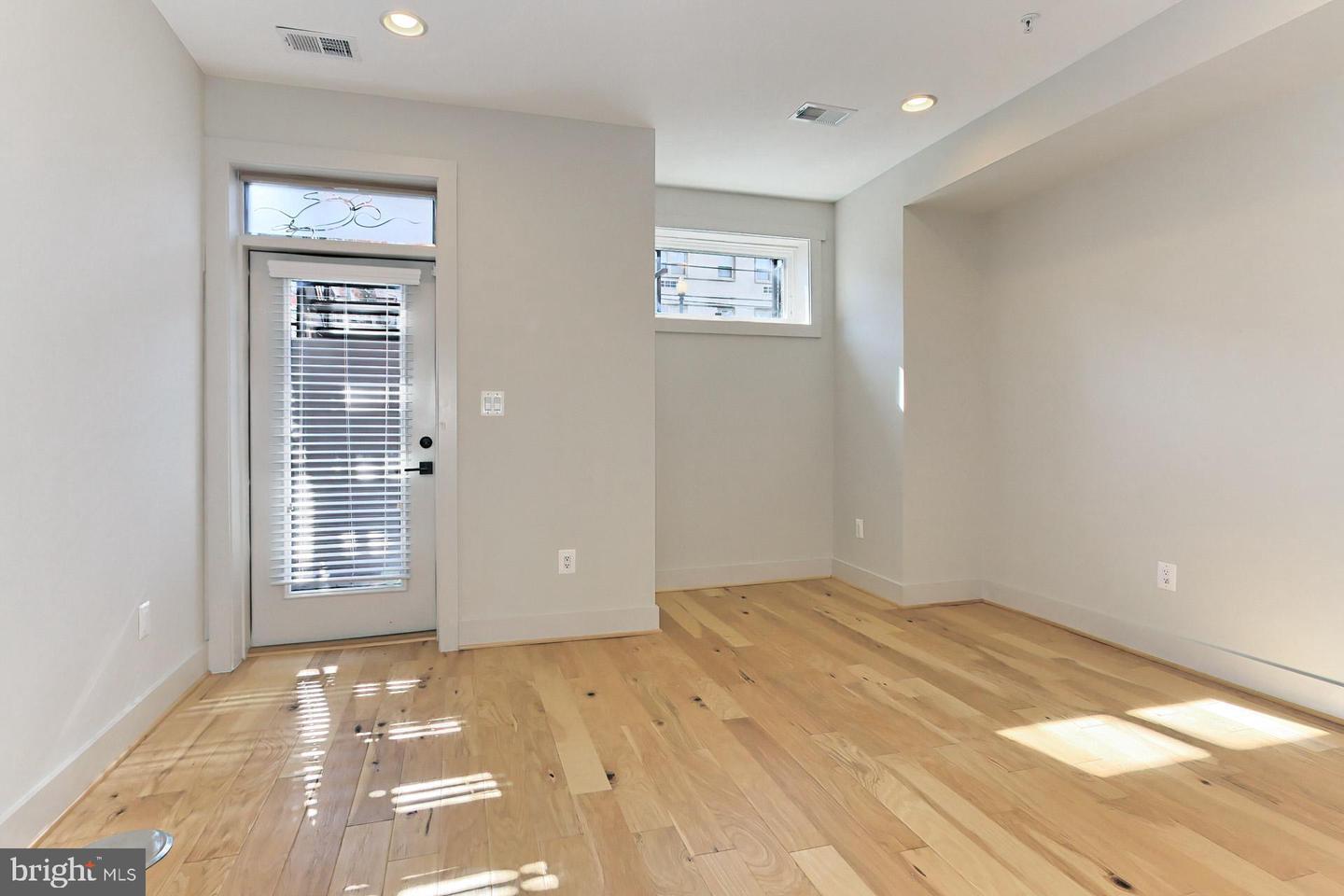 Building Photo - 523 Longfellow St NW