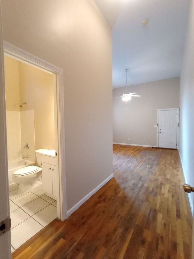 Building Photo - 2304 Gravier St