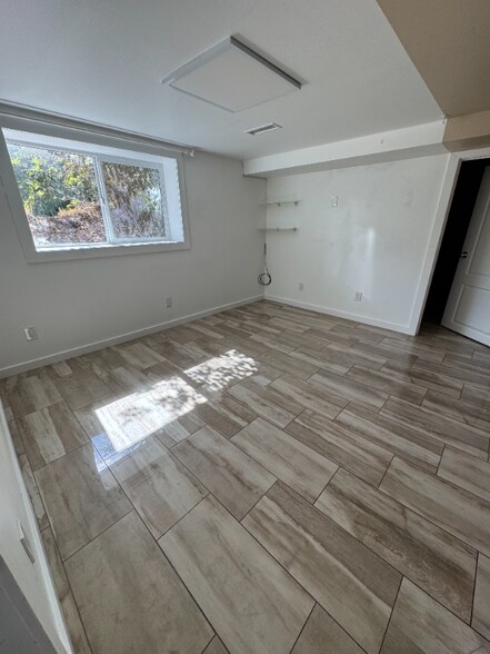 Building Photo - 810 600 W