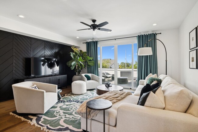 Building Photo - Experience elevated living in this beautifully crafted brick residence located in the heart of Ed...