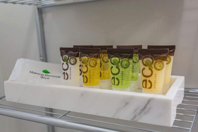 Building Photo - 1016 18th Ave S