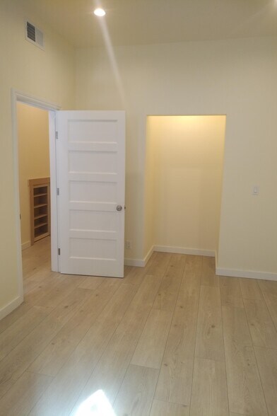 Building Photo - 516 Natoma St