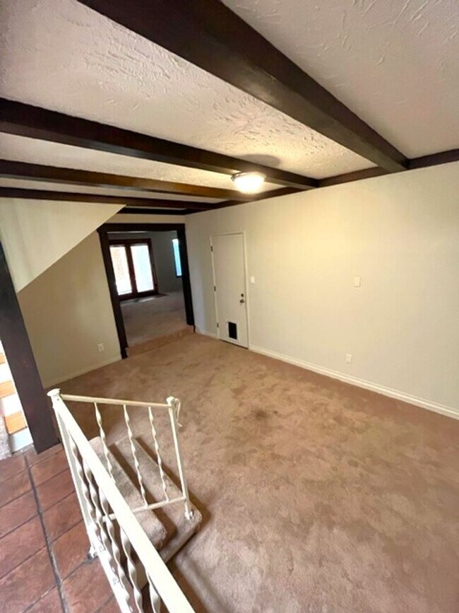 Building Photo - 634 Stanford Dr