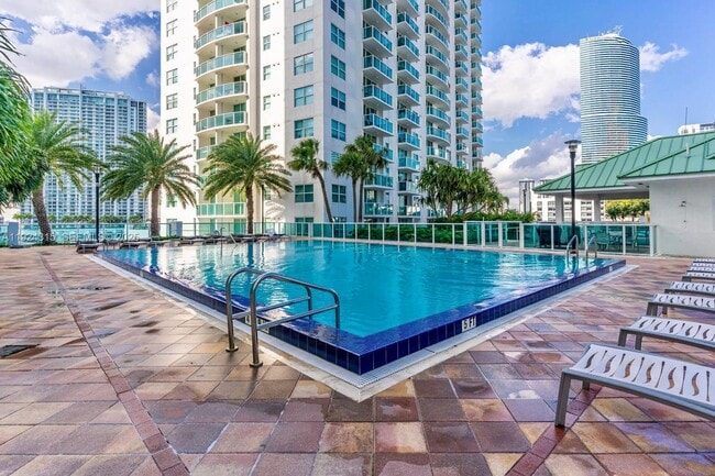 Building Photo - 41 SE 5th St