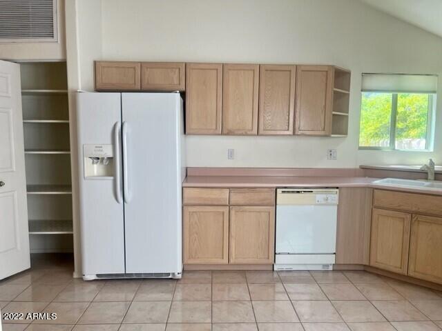 Building Photo - 7533 E Camino Real