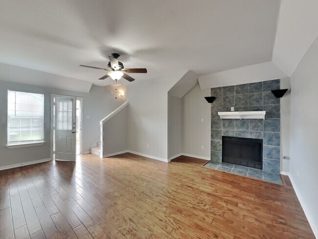 Building Photo - Coming Soon! 4BR/3BA | Updated Single Family Home | Fenced  yard | In Grand Prairie!
