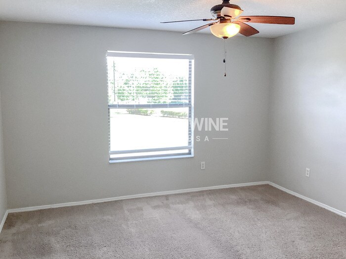 Building Photo - 2627 Oleander Lakes Dr
