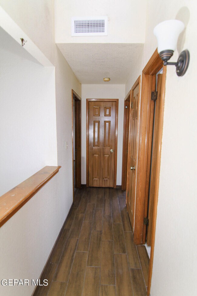 Building Photo - 11532 Tom Ulozas Dr