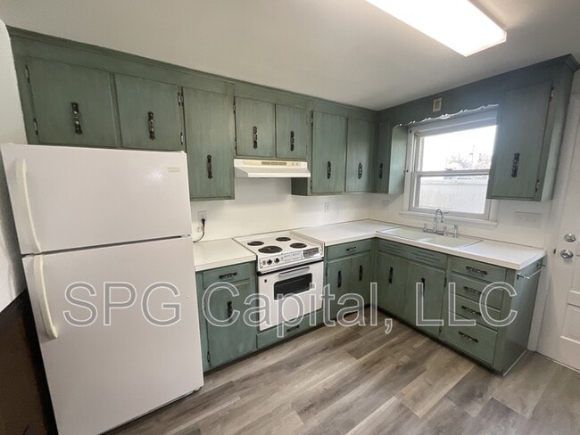 Building Photo - 40 S Bedford St