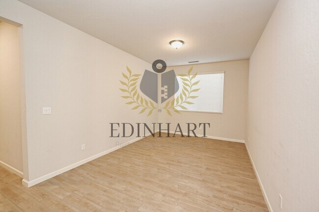 Building Photo - 4052 Sussex Ave