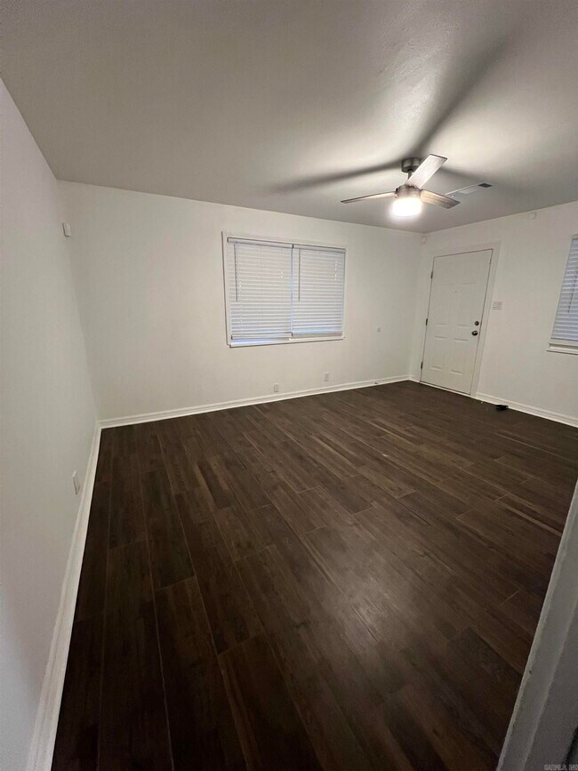 Building Photo - 2113 W 19th St