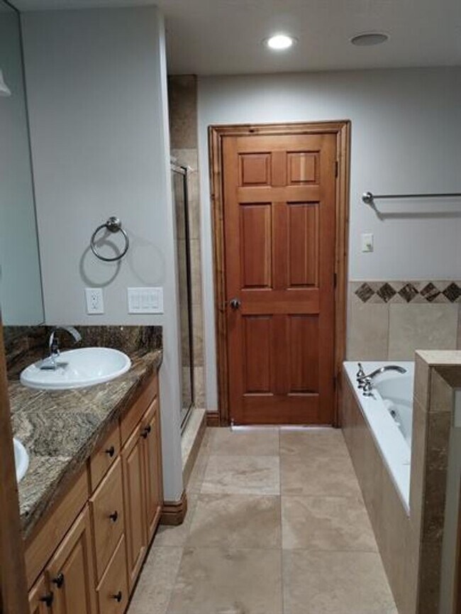 Building Photo - Spacious Cottonwood Heights Home with Vaulted Ceilings & Finished Basement