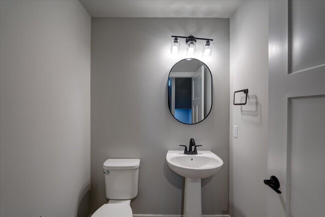 Building Photo - 139 Prairie Heights Dr