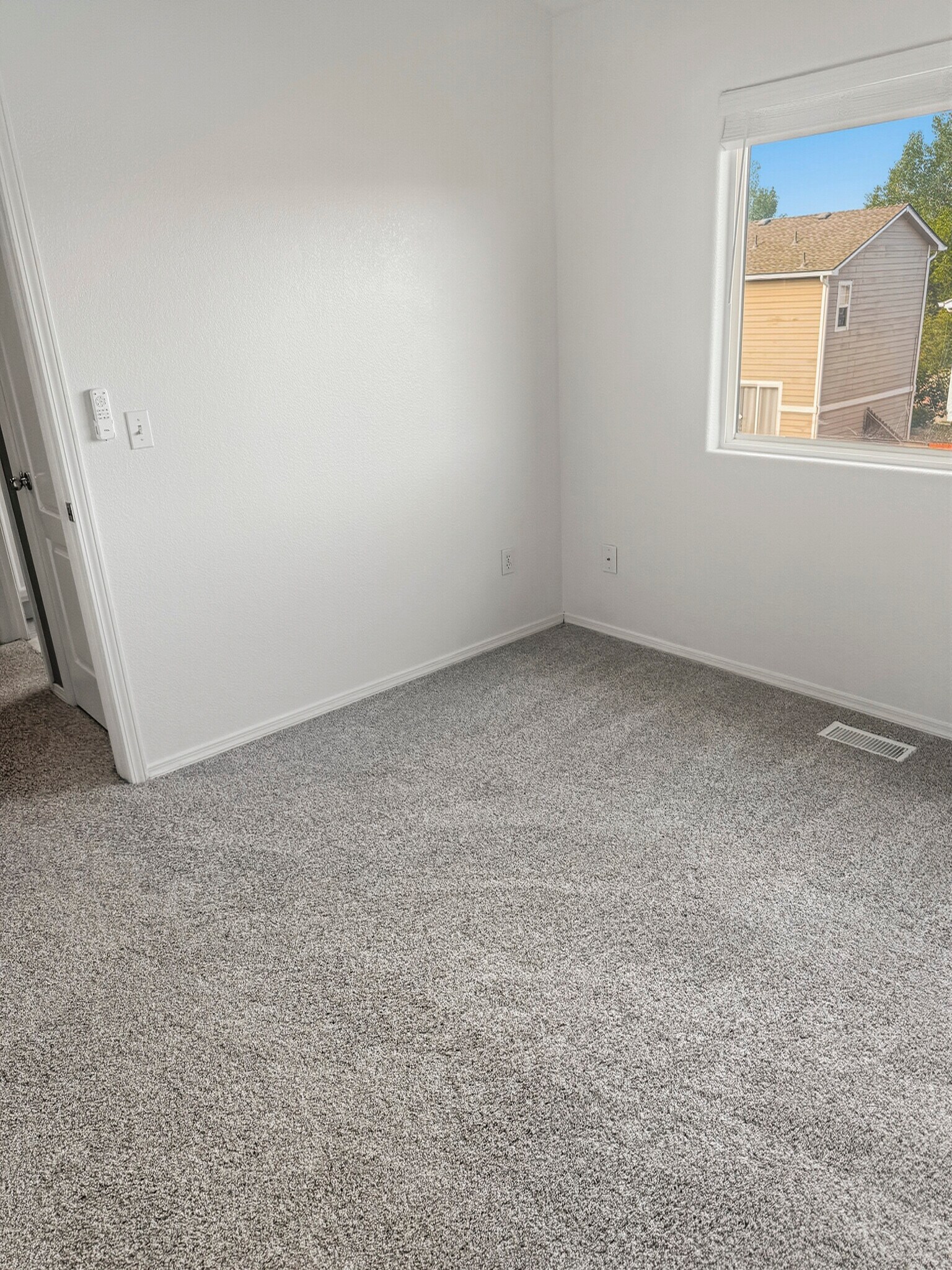 Building Photo - 2060 Pinyon Jay Dr