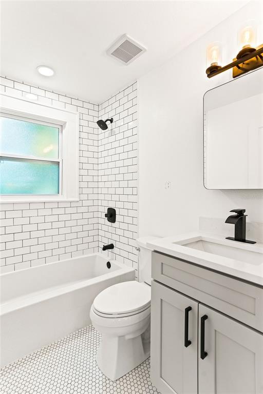 Building Photo - 1153 34th Ave N