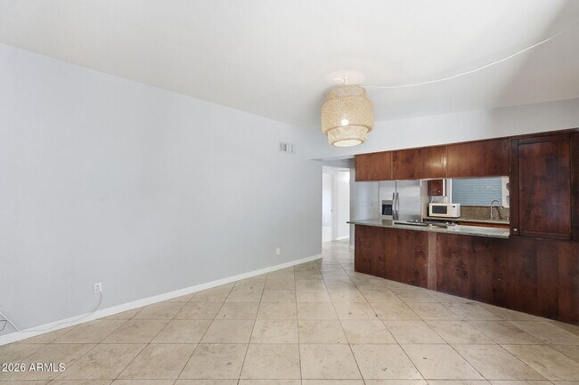 Building Photo - 1609 E Gaylon Dr