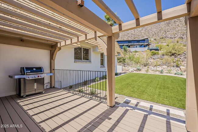 Building Photo - 5654 E Mesquite Ln