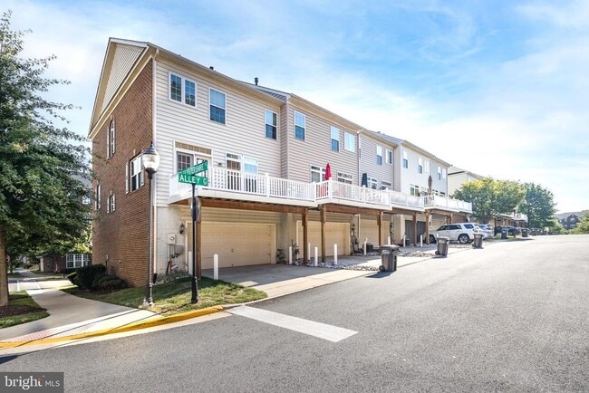 Building Photo - 2321 Merseyside Dr