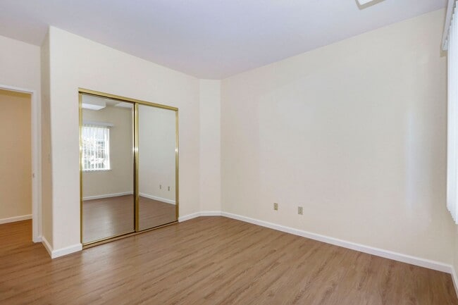 Building Photo - Large 2 Bed/2 Bath San Mateo condo near downtown with two parking spaces. YouTube Tour!!