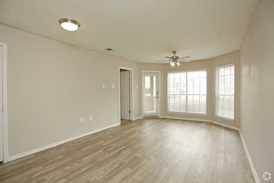 Arbors of Las Colinas 1000 San Jacinto Dr Irving TX 75063 Apartment Finder