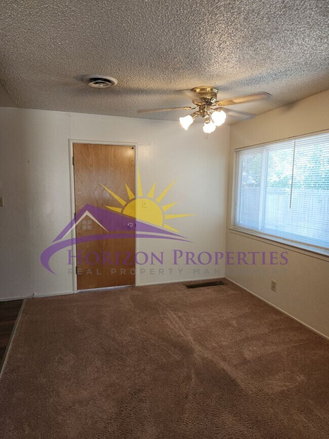 Building Photo - 1430-1432 Topaz Way