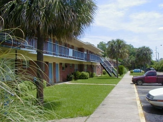 Primary Photo - Three Rivers Apartments