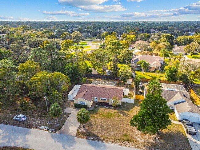 Building Photo - ***PRIVATE HEATED POOL*** Beautiful, Fully-Furnished 3-Bedroom Home Available April 1, 2026!   **...