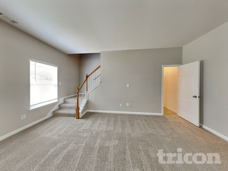 Building Photo - 3131 Berthas Overlook