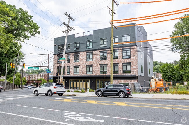 Building Photo - 4001 Ridge Ave