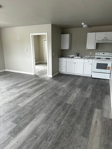 Building Photo - 3519 S 56th St
