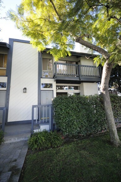 Exterior - that's your front door - 1218 9th St