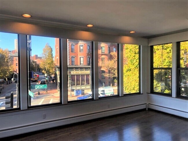 Building Photo - 608 Tremont St