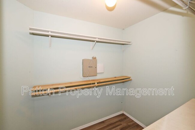 Building Photo - 6205 Janae St