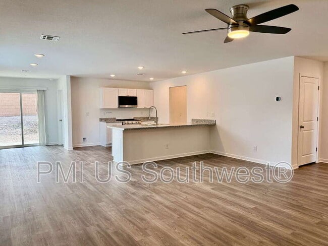 Building Photo - 2580 View Way