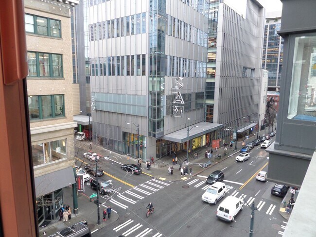 Building Photo - Adorable One Bedroom Seattle Condo in Unbeatable Location - Walk to Pike Place Market!